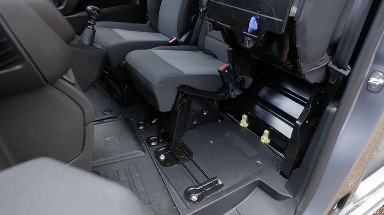 PEUGEOT e-EXPERT L1 100kW 75kWh Professional Crew Van Auto